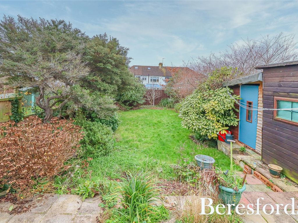 2 bed bungalow for sale in Belmont Avenue, Upminster RM14, £410,000