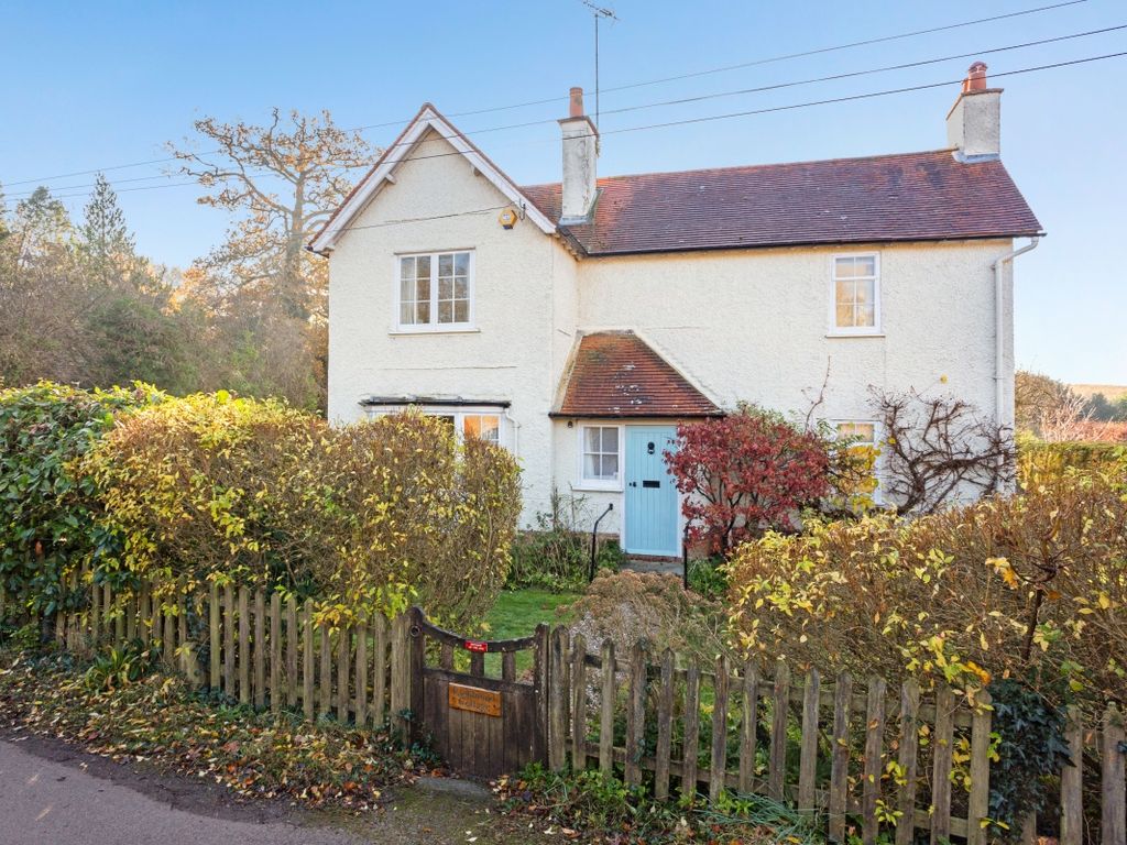 4 bed cottage to rent in School Hill, Seale, Farnham GU10, £2,450 pcm