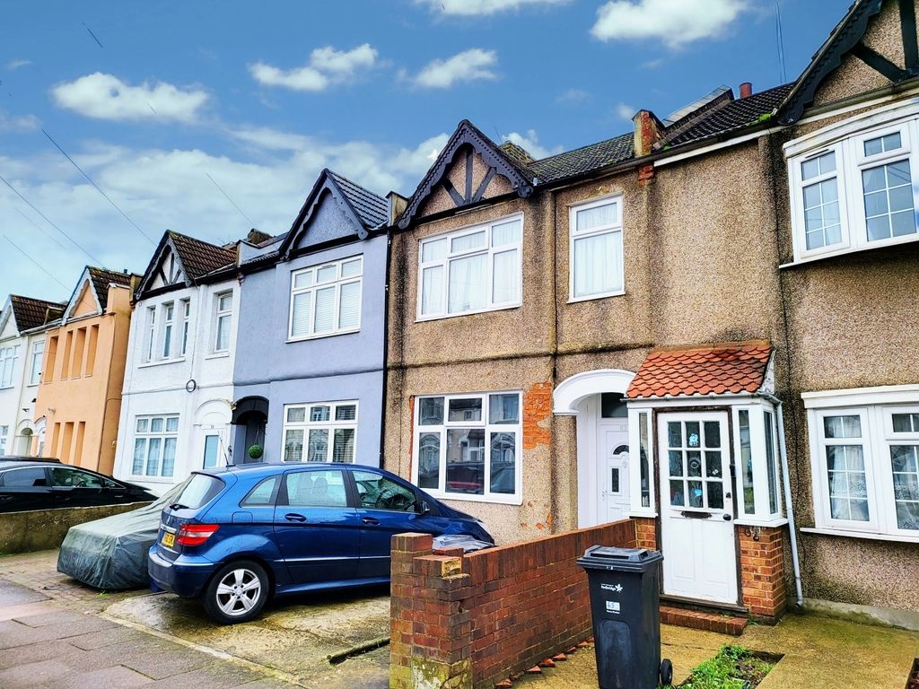 3 bed terraced house for sale in Norman Road, Ilford IG1, £350,000