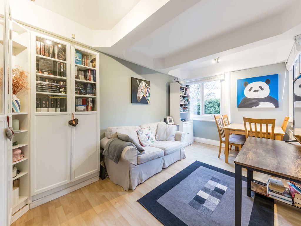 1 bed flat for sale in Frogmore, London SW18, £340,000