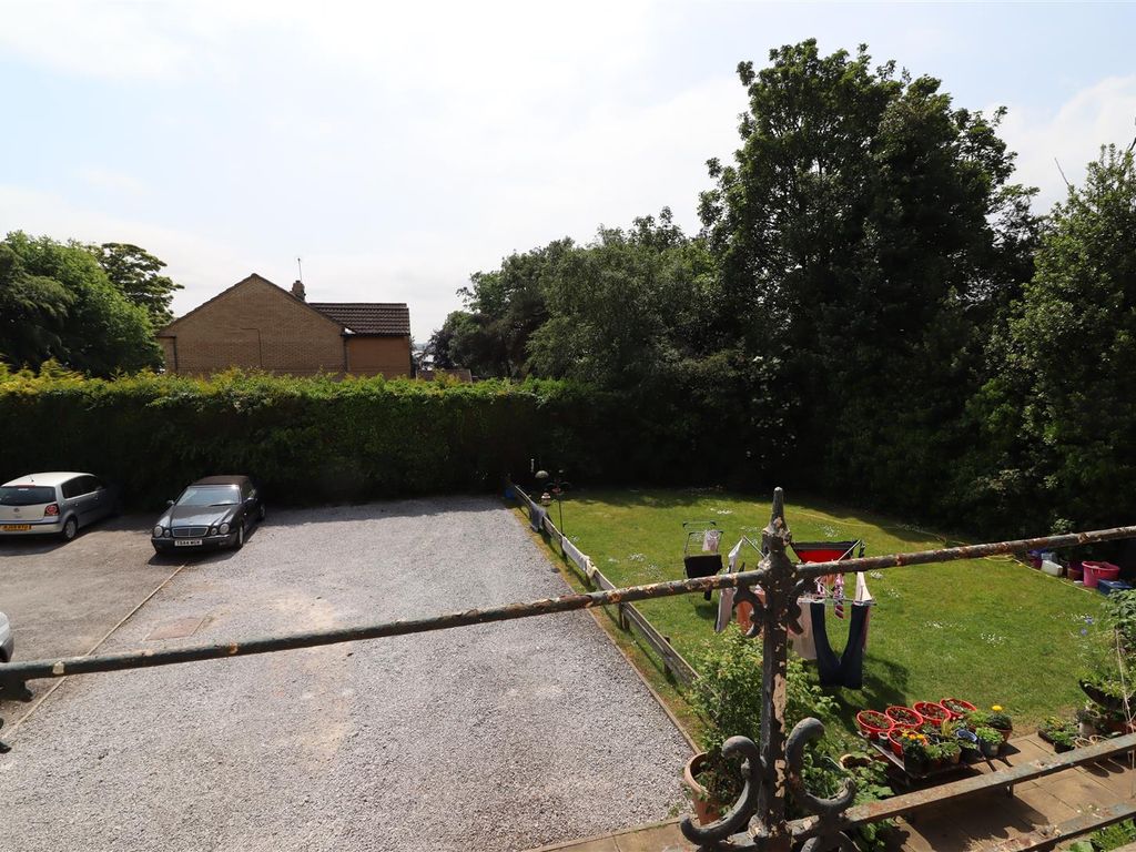 1 bed flat for sale in Redcliff Road, Hessle HU13, £95,000