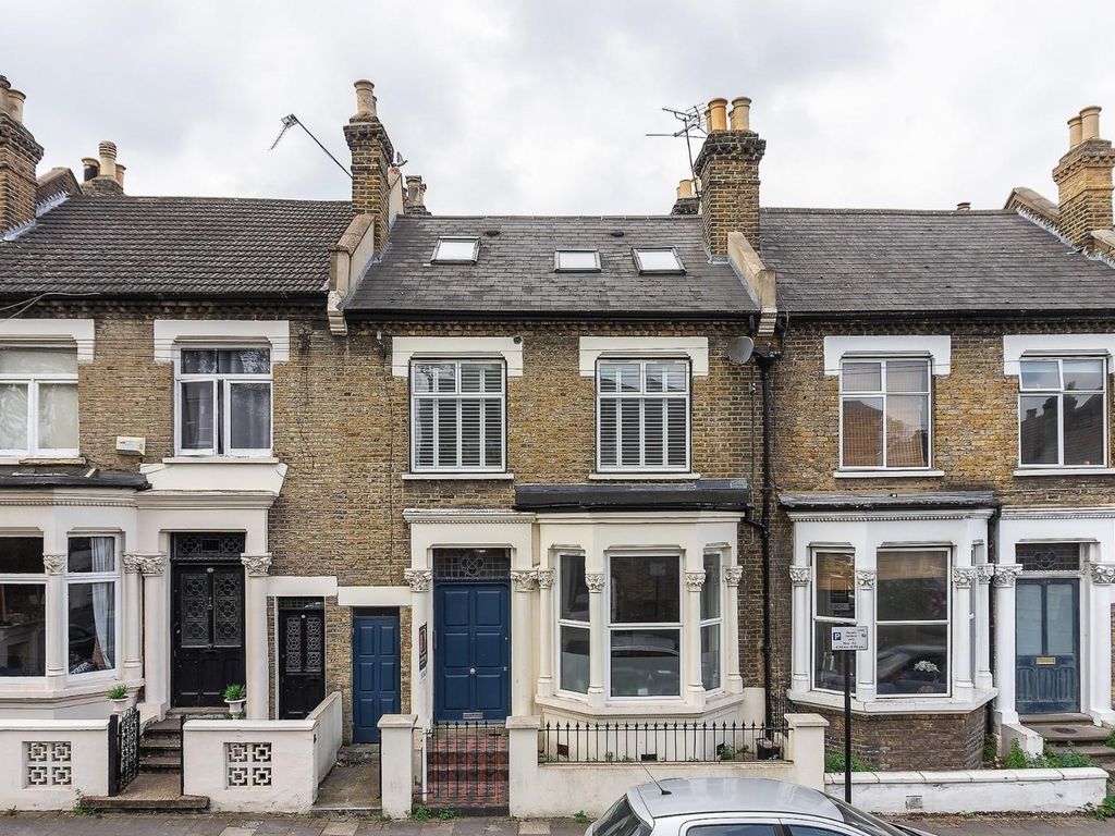 1 bed flat for sale in Branksome Road, London SW2, £399,950