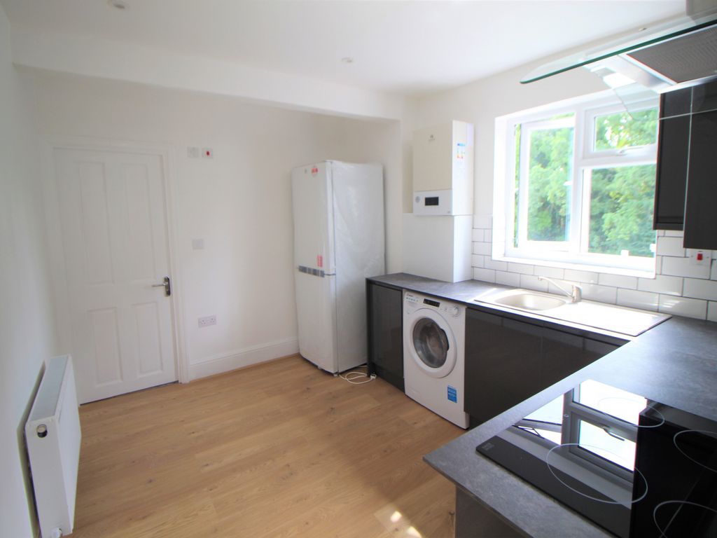 2 bed maisonette for sale in The Croft, Wembley HA0, £365,000