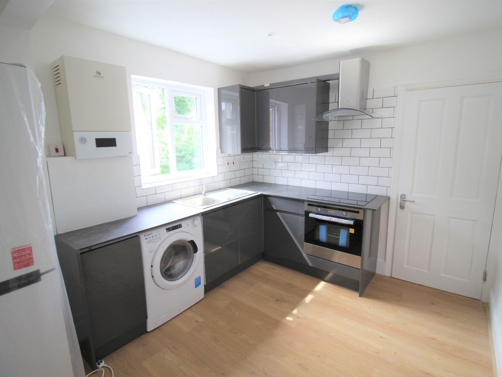 2 bed maisonette for sale in The Croft, Wembley HA0, £365,000