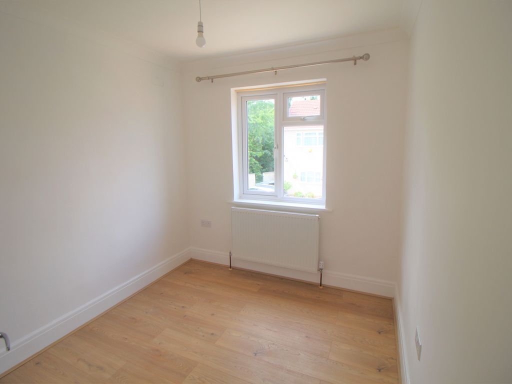 2 bed maisonette for sale in The Croft, Wembley HA0, £365,000