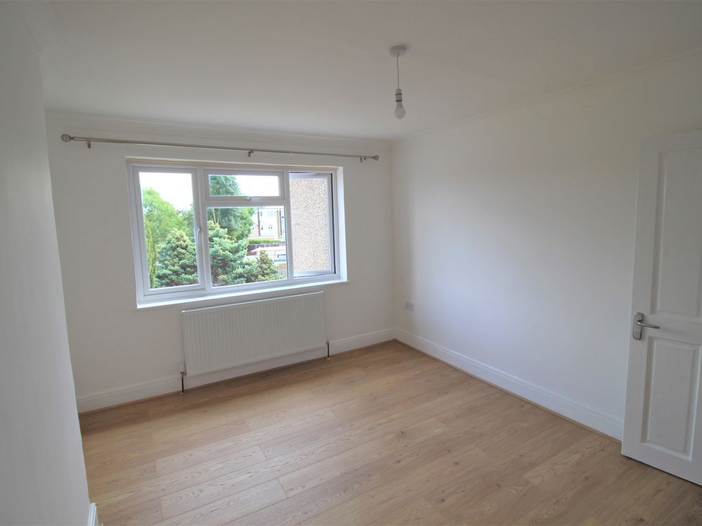 2 bed maisonette for sale in The Croft, Wembley HA0, £365,000