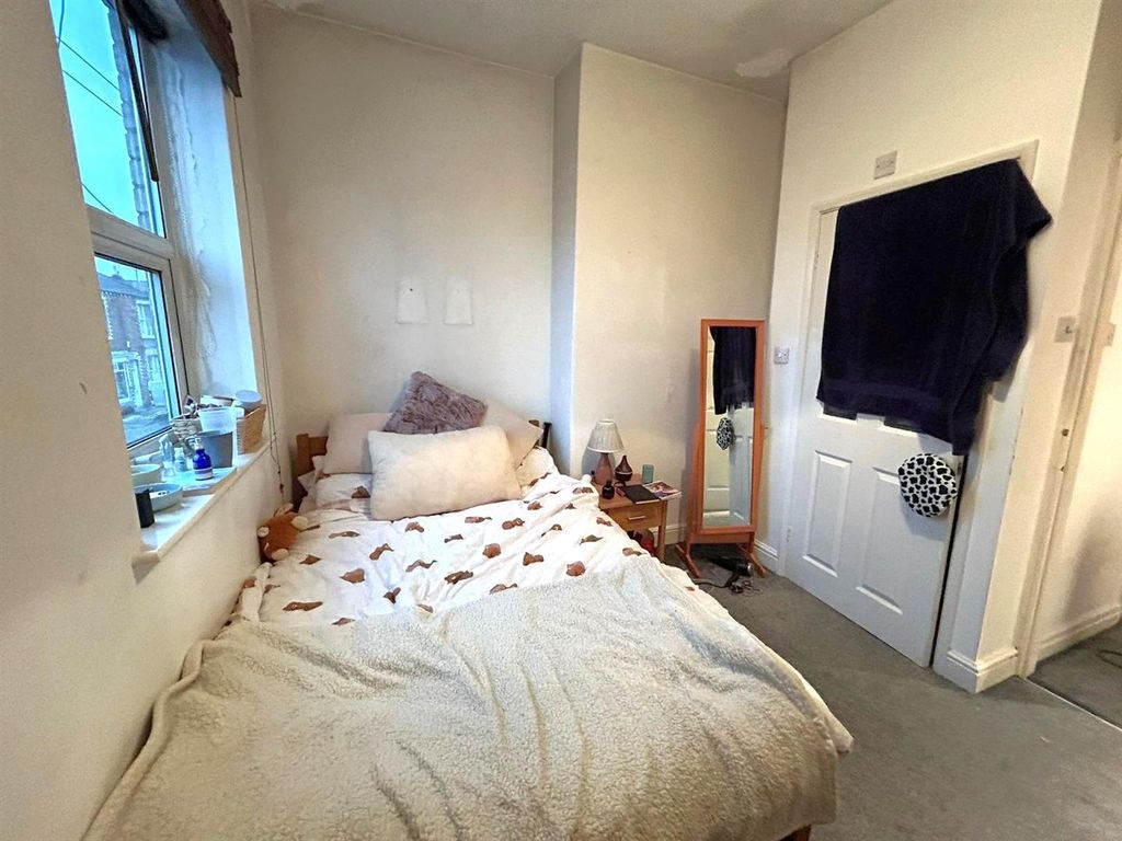 2 bed terraced house for sale in Bright Street, York YO26, £210,000