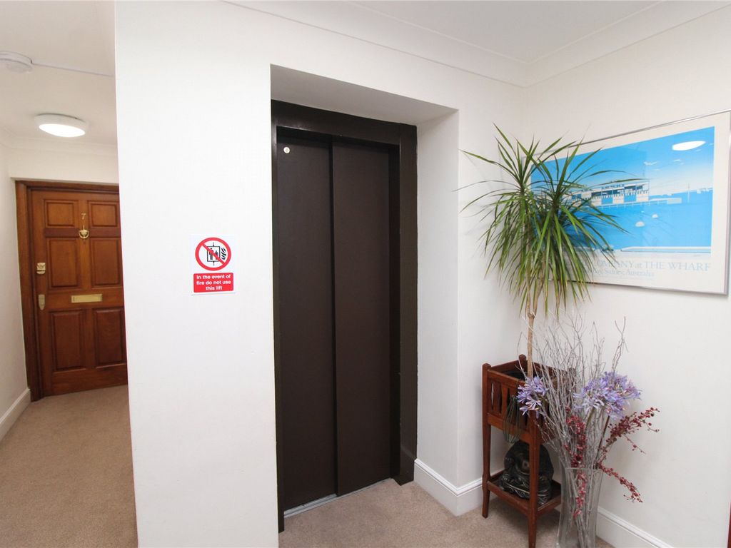 2 bed flat for sale in Station Road, New Barnet, Barnet EN5, £425,000