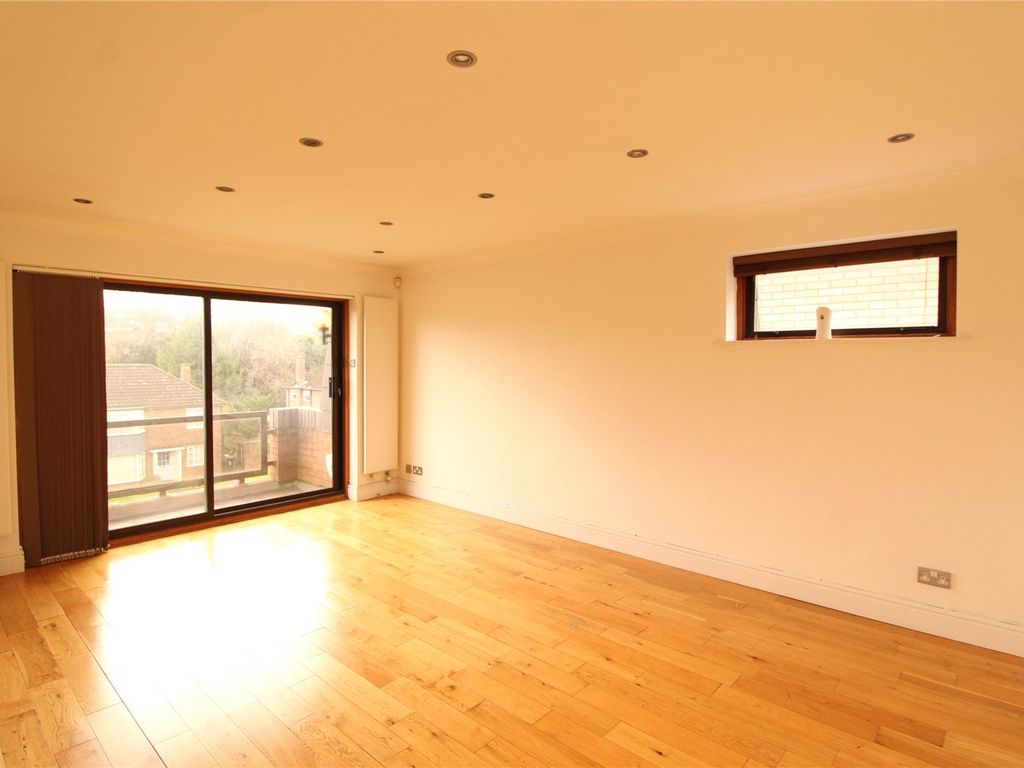 2 bed flat for sale in Station Road, New Barnet, Barnet EN5, £425,000