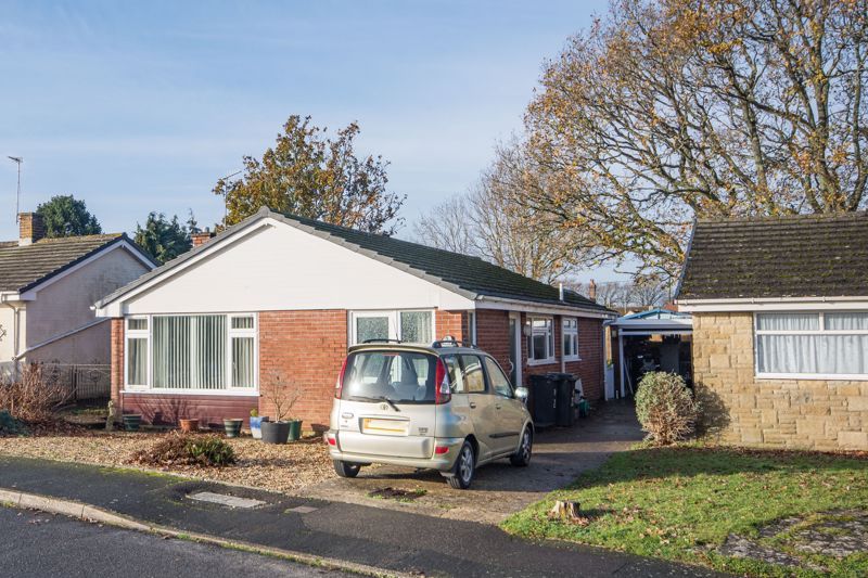 3 bed detached bungalow for sale in Northport Drive, Wareham BH20, £375,000