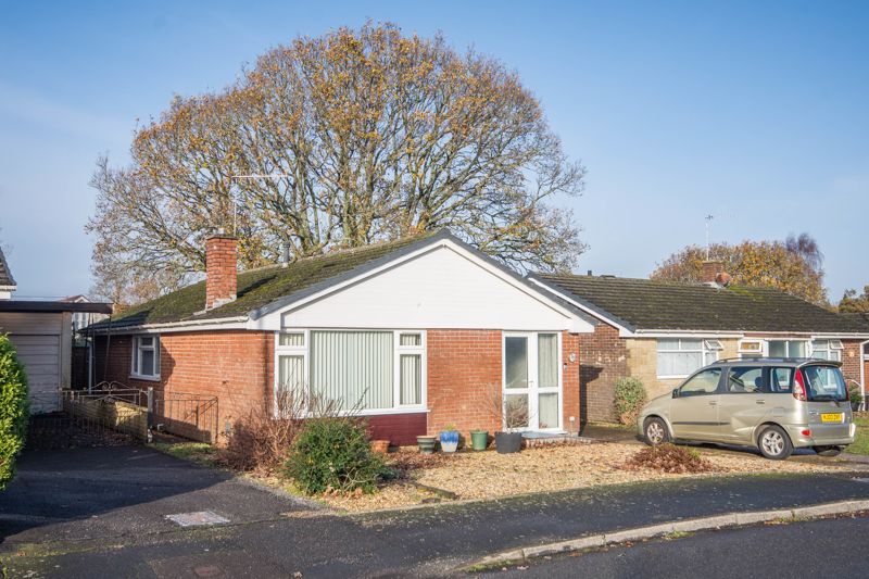 3 bed detached bungalow for sale in Northport Drive, Wareham BH20, £375,000