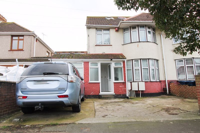 3 bed flat to rent in Lady Margaret Road, Southall UB1, £2,000 pcm
