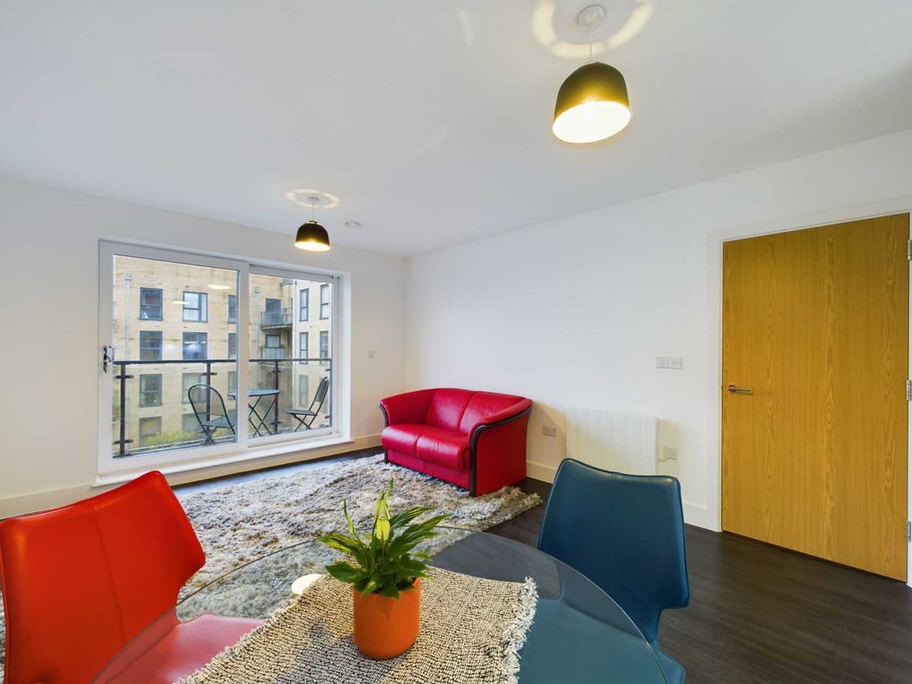 1 bed flat for sale in Nash Mills Wharf, Apsley HP3, £240,000