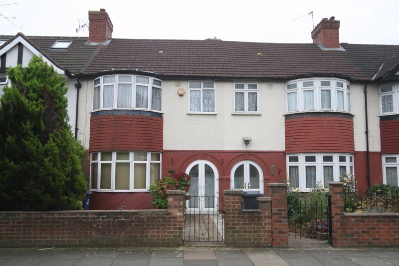 3 bed terraced house to rent in Whitton Avenue West, Greenford UB6, £2,200 pcm