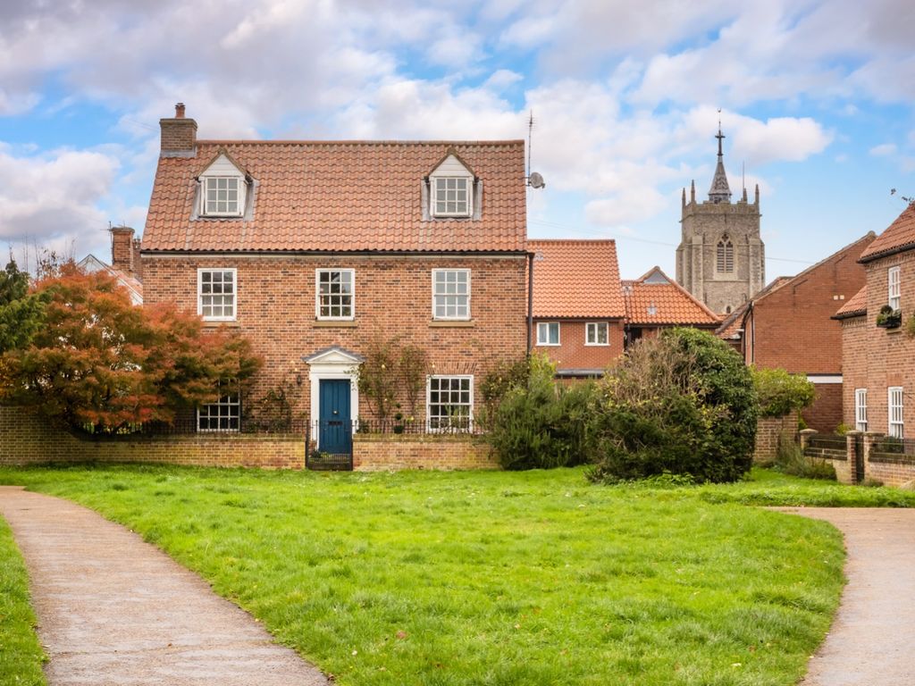 5 bed detached house for sale in Penfold Street, Aylsham, Norwich, Norfolk NR11, £465,000
