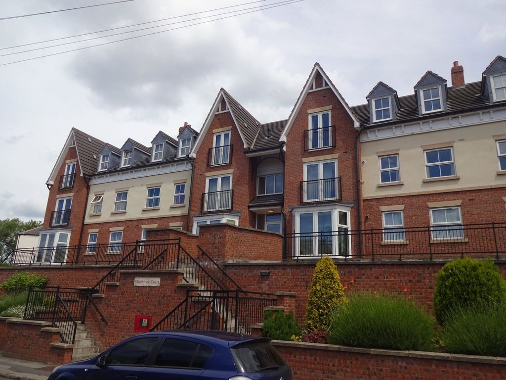 2 bed flat to rent in Albert Road, Sheffield S8, £725 pcm