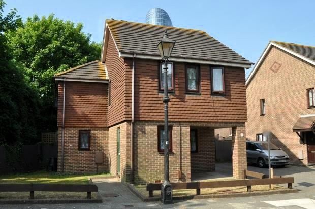 4 bed detached house for sale in Sun Street, Portsmouth PO1, £350,000