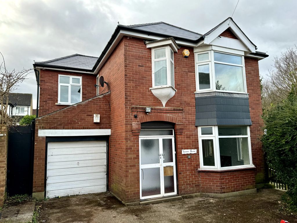 4 bed detached house to rent in Cross Way, Rochester ME1, £1,995 pcm