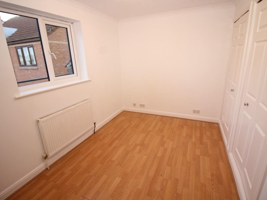 2 bed flat for sale in Bush Court, Alveston, Bristol BS35, £215,000