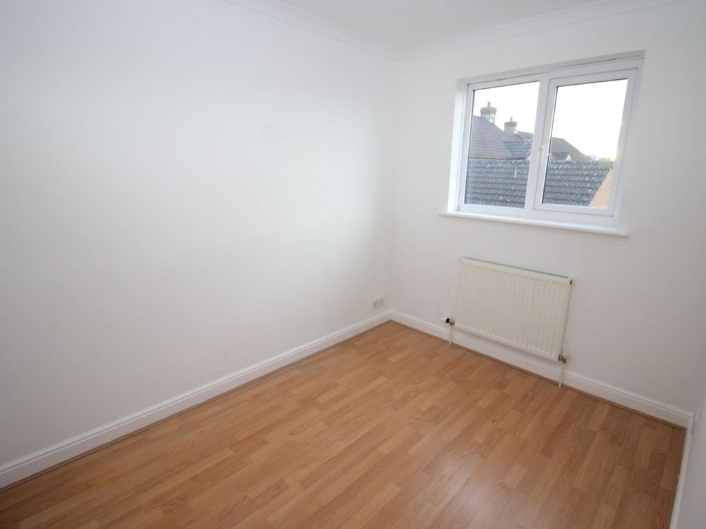 2 bed flat for sale in Bush Court, Alveston, Bristol BS35, £215,000