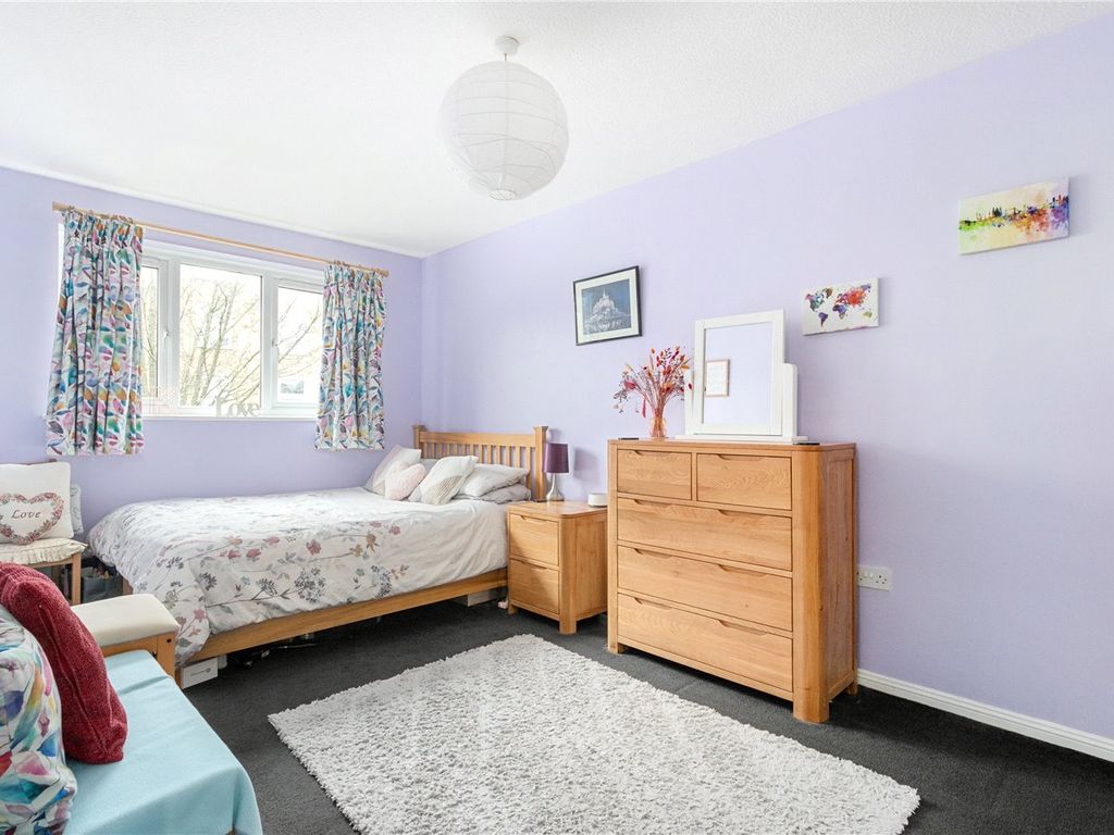 1 bed flat for sale in Bishops Way, London E2, £400,000
