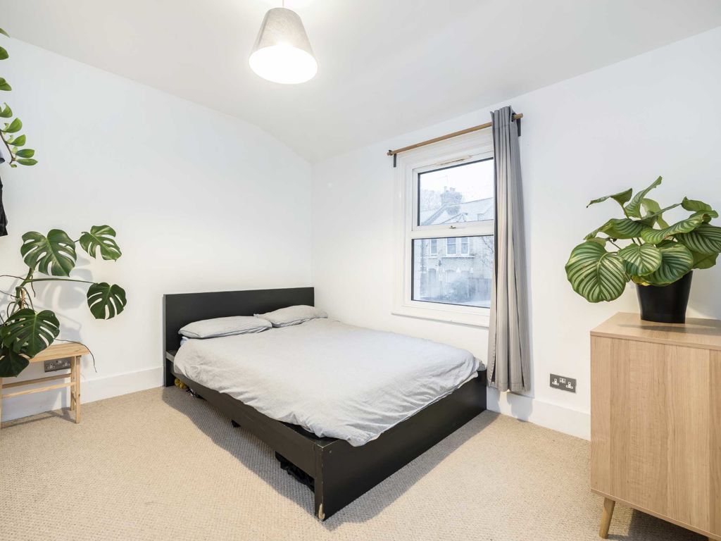 4 bed terraced house for sale in Commercial Way, London SE15, £950,000