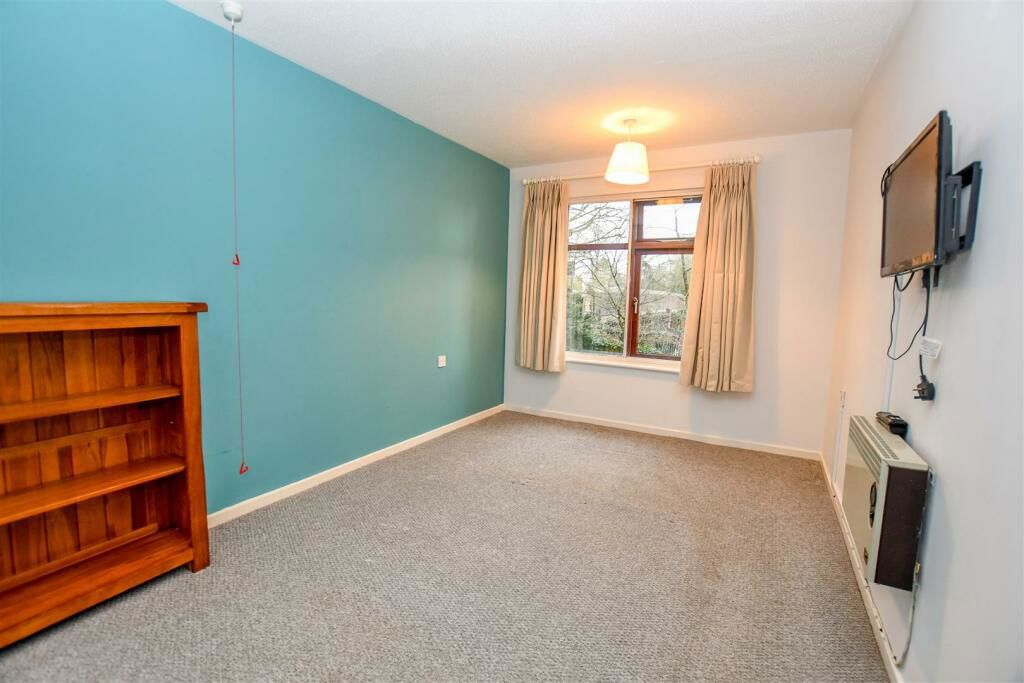 1 bed flat for sale in Beaconsfield Road, St.Albans AL1, £95,000