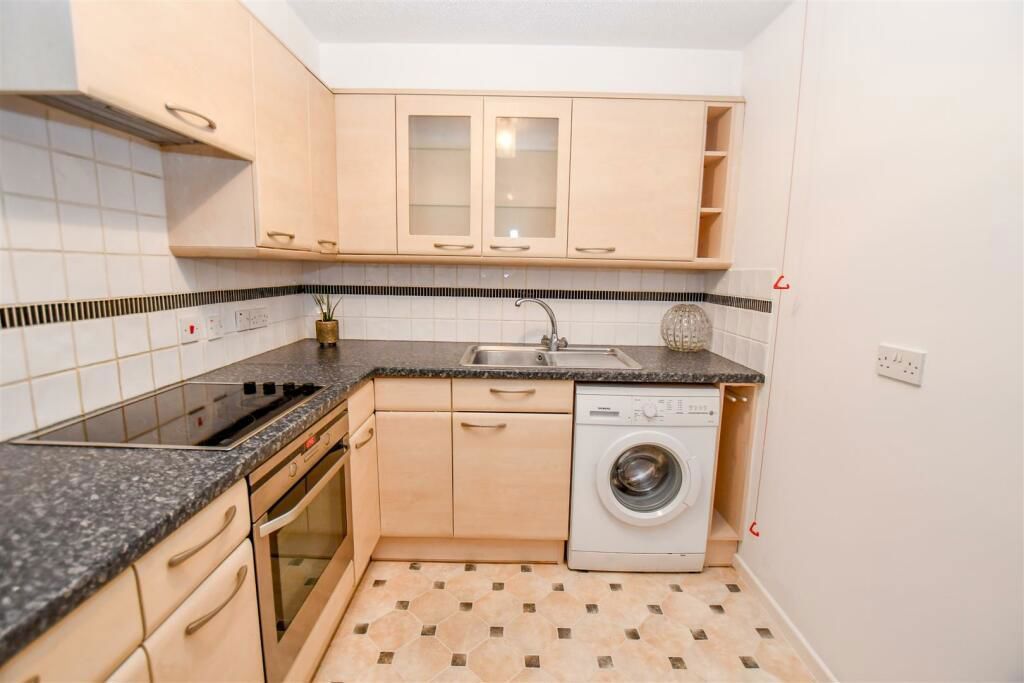 1 bed flat for sale in Beaconsfield Road, St.Albans AL1, £95,000