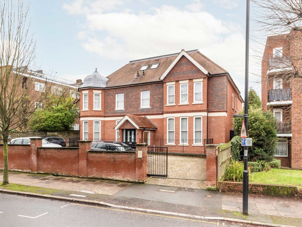 2 bed flat for sale in Eaton Rise, London W5, £795,000