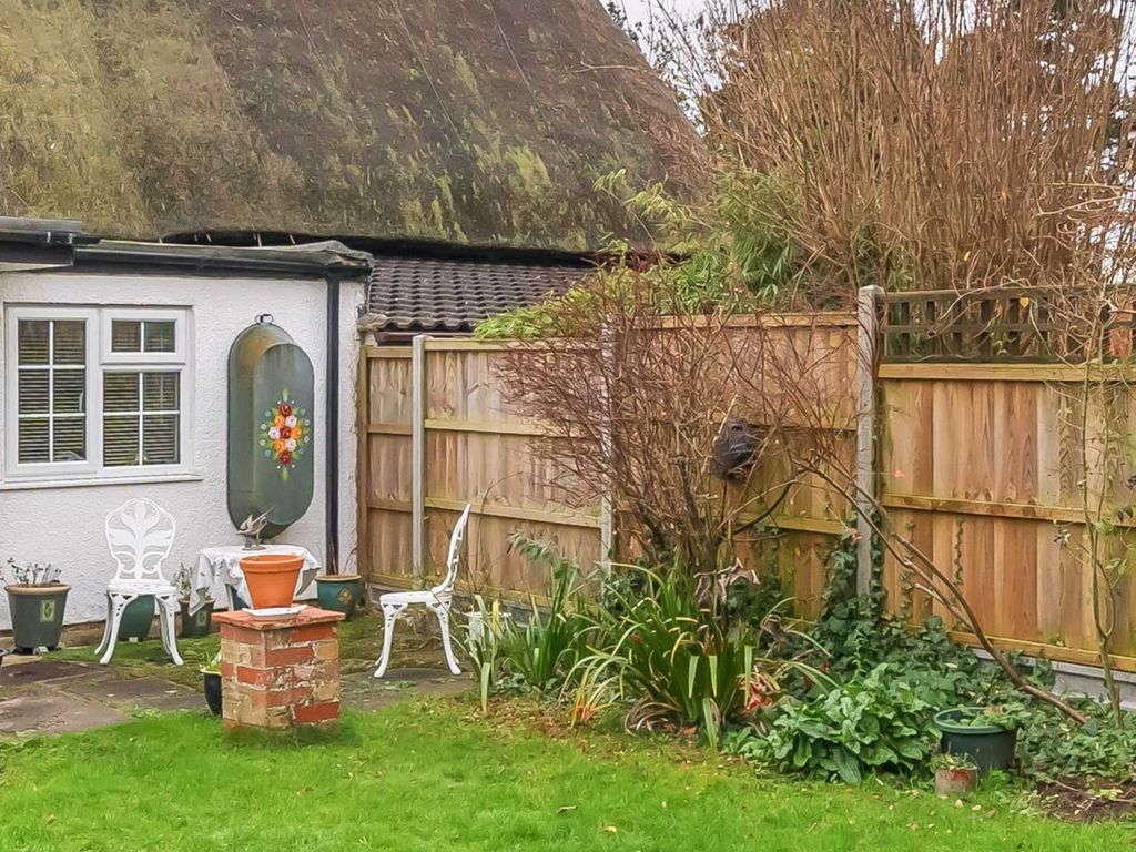 2 bed cottage for sale in Village Road, Bromham MK43, £350,000