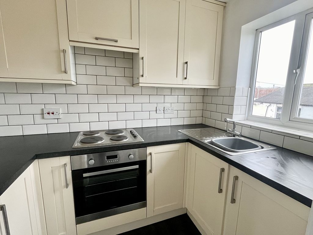 1 bed flat for sale in Woodborough Road, Winscombe, North Somerset BS25, £150,000