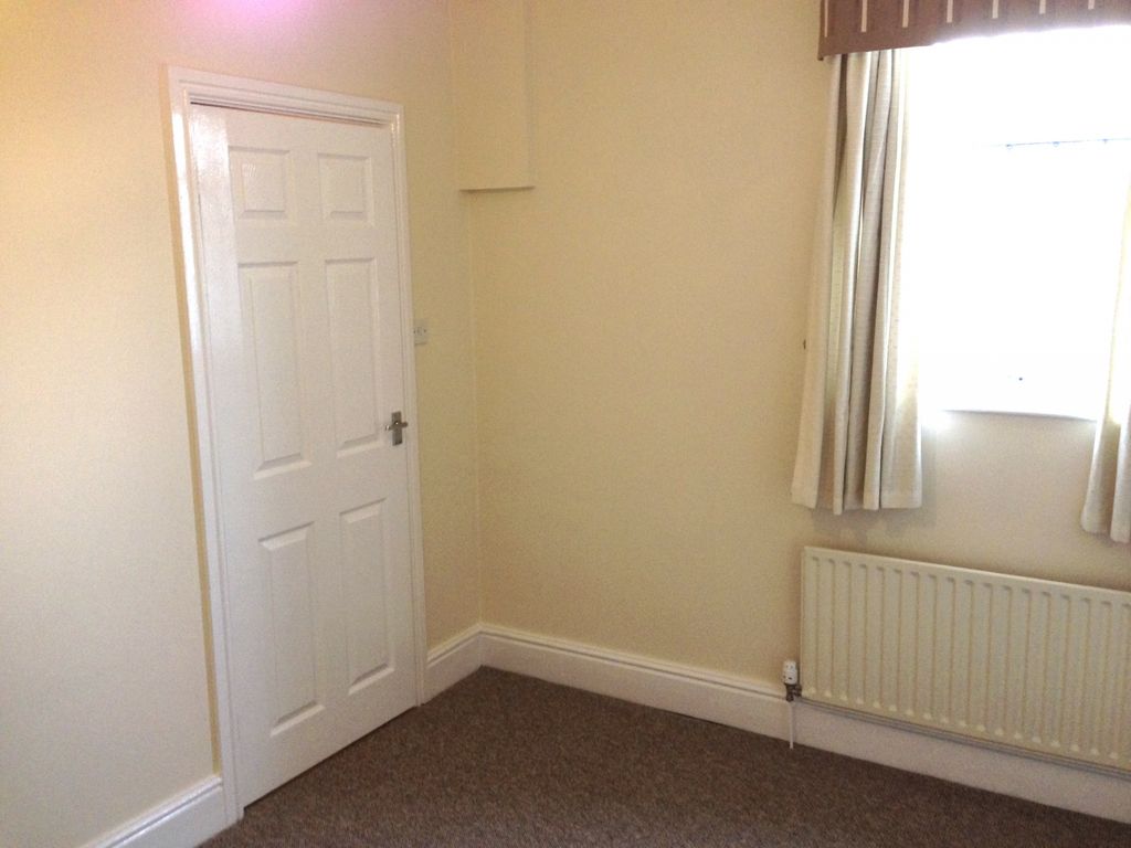 2 bed end terrace house to rent in Bold Street, Haslington CW1, £825 pcm