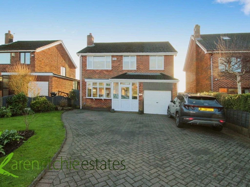 4 bed detached house for sale in Brodick Drive, Bolton BL2, £330,000