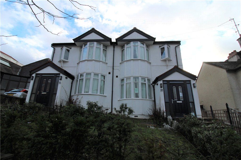 3 bed flat to rent in Studland Road, Ealing W7, £2,500 pcm