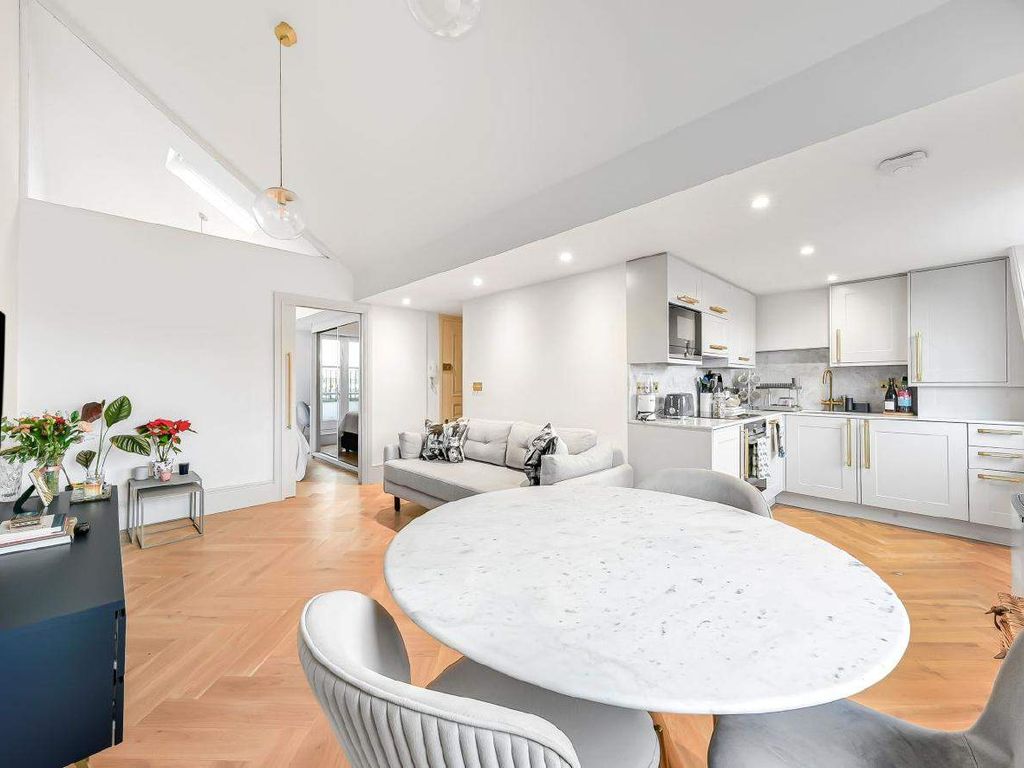 1 bed flat for sale in Clifton Villas, London W9, £600,000