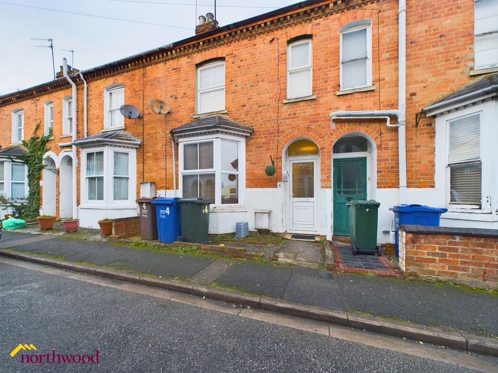 2 bed terraced house for sale in Newland Place, Banbury OX16, £238,000