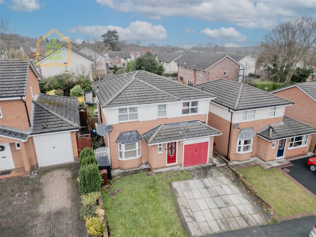 4 bed detached house for sale in Greenbank Drive, Flint CH6, £280,000