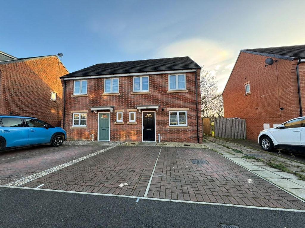 3 bed property for sale in Kingfisher Avenue, Stockton-On-Tees TS20, £125,000
