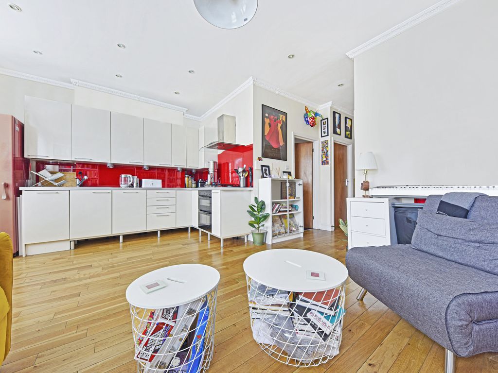 2 bed flat for sale in Frithville Gardens, And Parking Space, London W12, £525,000