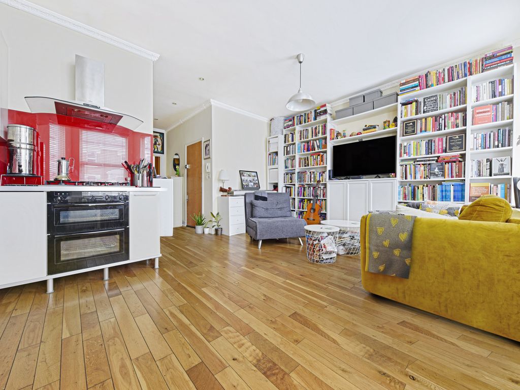 2 bed flat for sale in Frithville Gardens, And Parking Space, London W12, £525,000