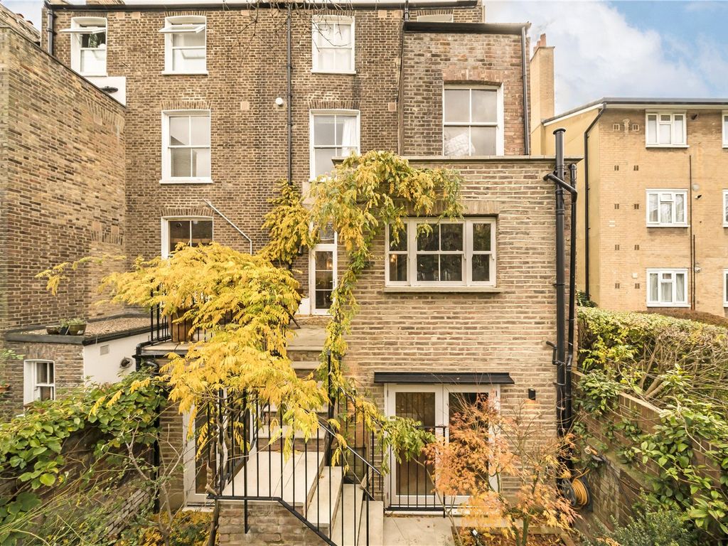 3 bed flat for sale in Westwick Gardens, London W14, £1,650,000