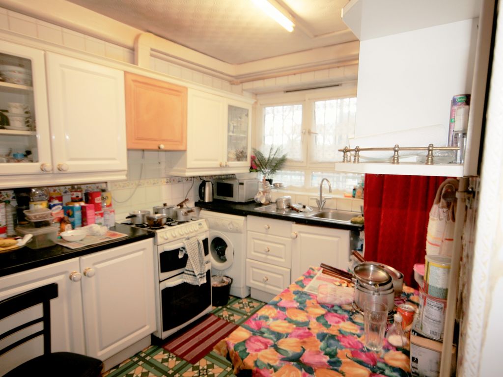 1 bed flat for sale in Hunton Street, London E1, £349,995