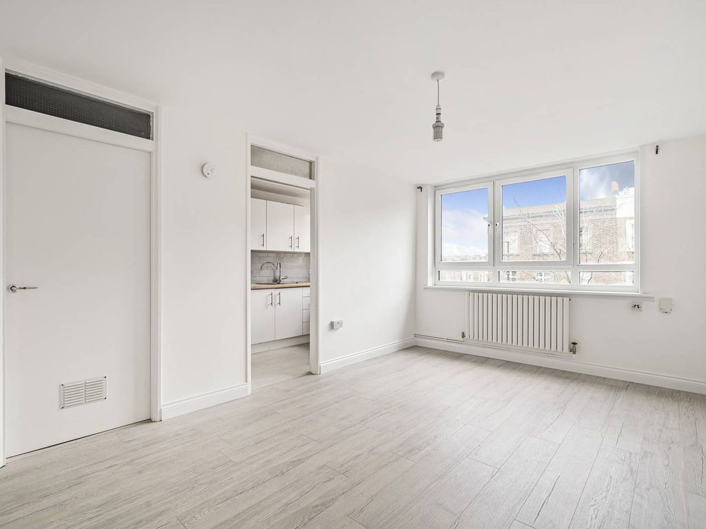 1 bed flat to rent in Regina Road, Finsbury Park, London N4, £1,800 pcm