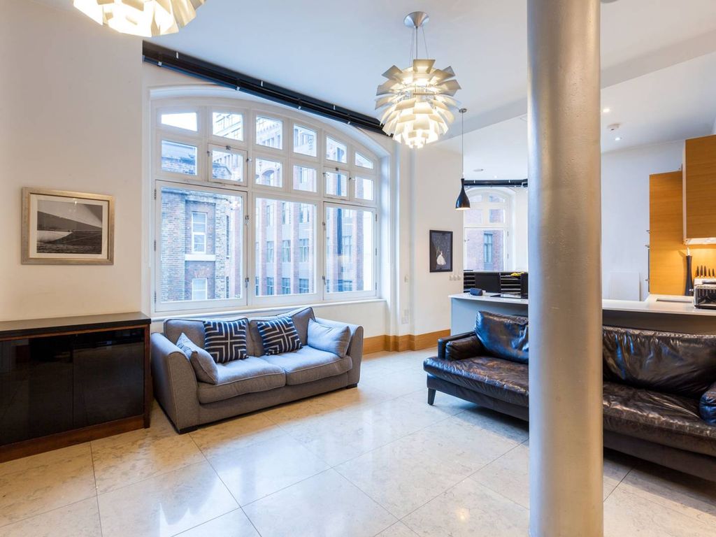 2 bed flat for sale in Leman Street, Aldgate, London E1, £1,050,000