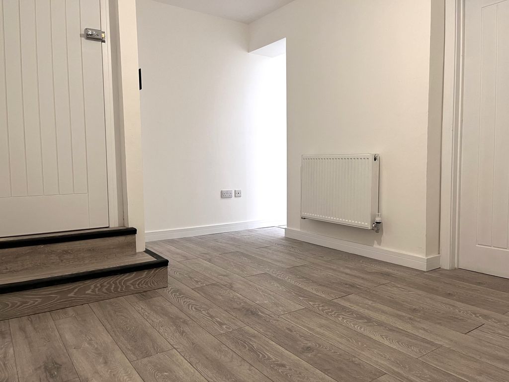 1 bed flat to rent in Woodfield Street, Morriston, Swansea SA6, £750 pcm