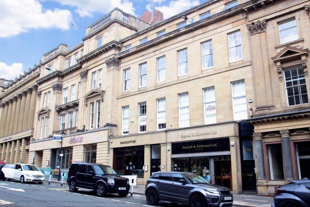 2 bed flat to rent in Grey Street, Newcastle Upon Tyne NE1, £1,350 pcm