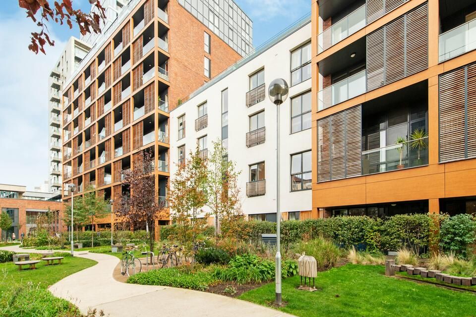 1 bed flat to rent in Barry Blandford Way, London E3, £1,750 pcm