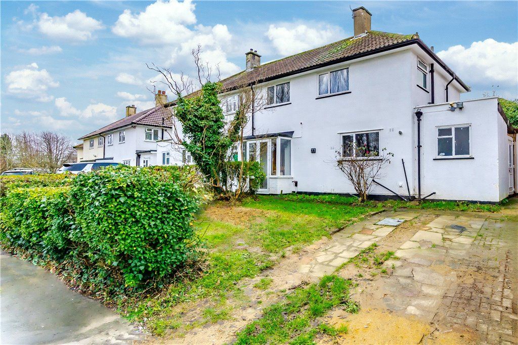 3 bed semi-detached house for sale in Broadcoombe, South Croydon CR2, £415,000