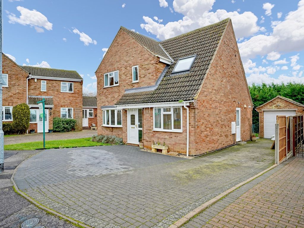 3 bed detached house for sale in Church Close, Great Stukeley, Huntingdon PE28, £400,000