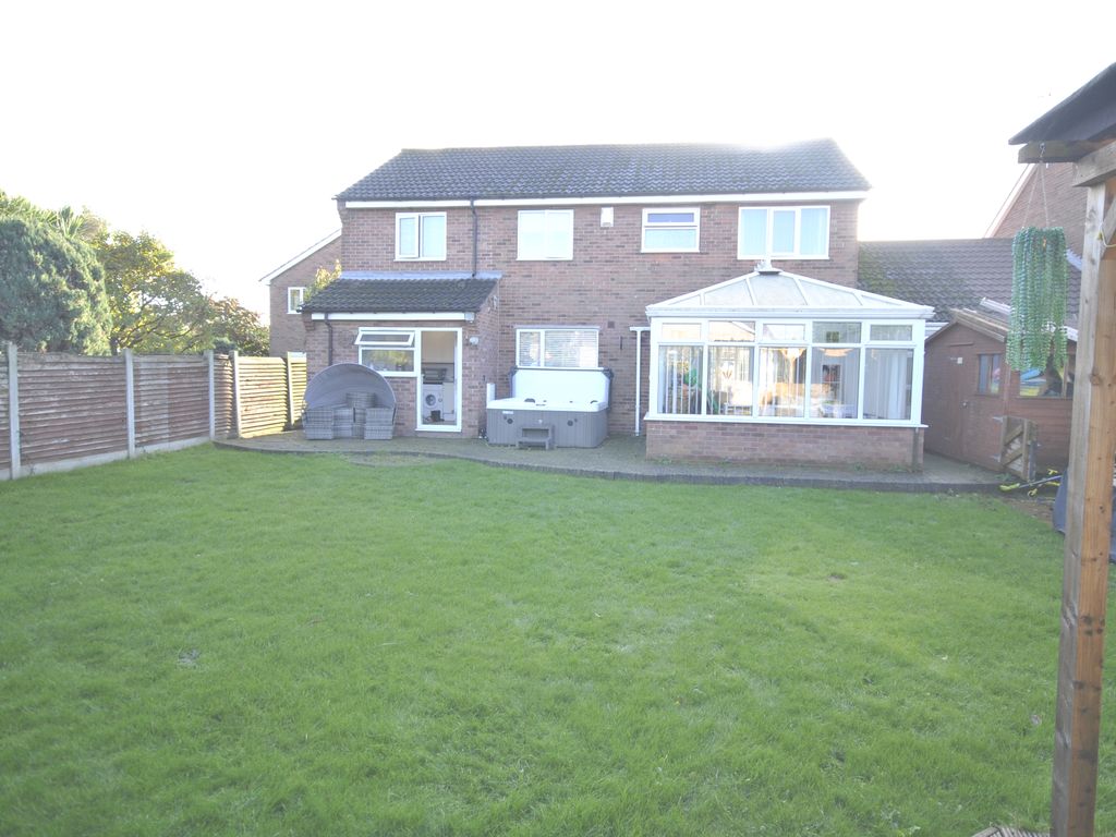 5 bed detached house for sale in The Green, Auckley, Doncaster DN9, £429,500